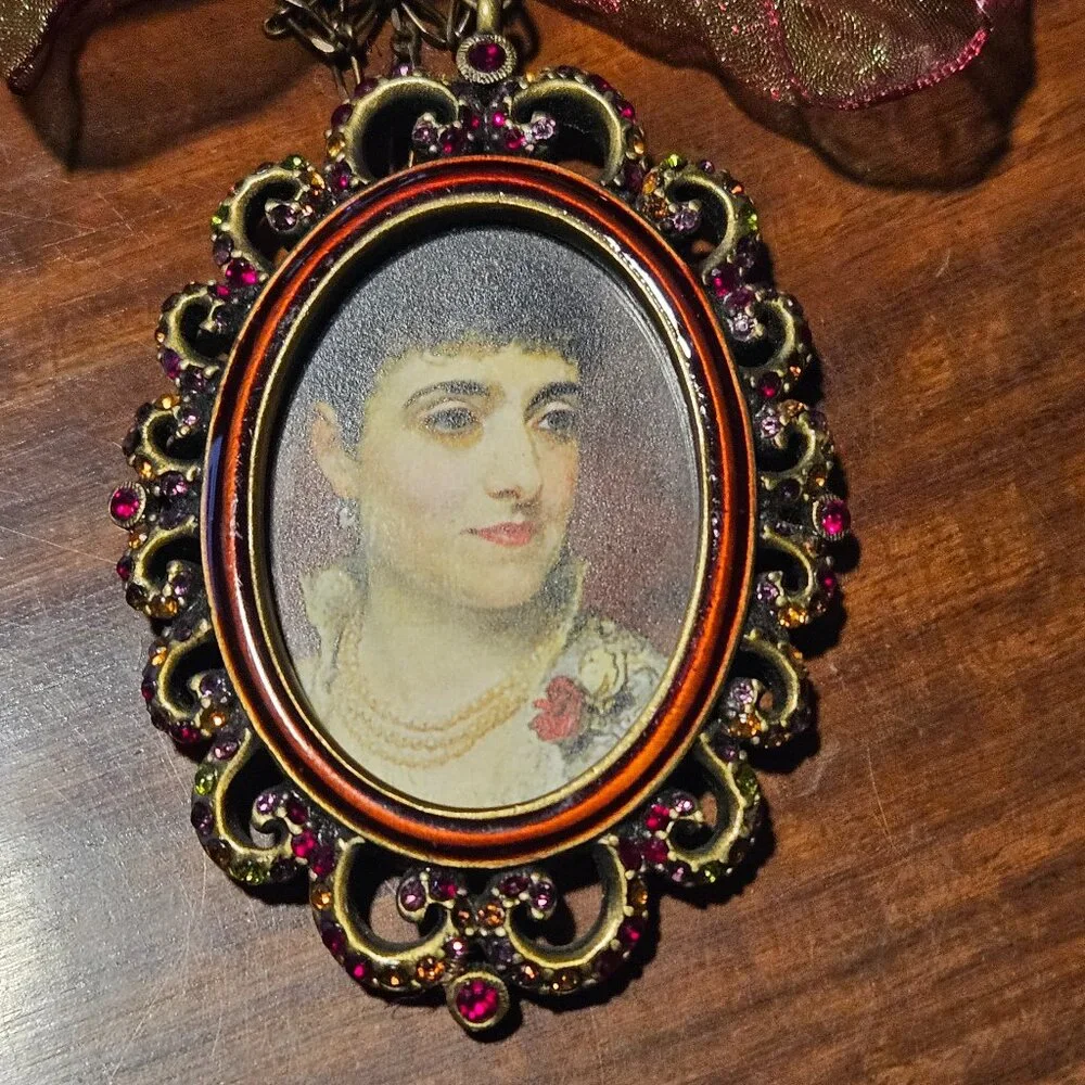 RARE VINTAGE JAY STRONGWATER OVAL CRYSTAL ENAMEL HANGING MINI FRAME ORNAMENT